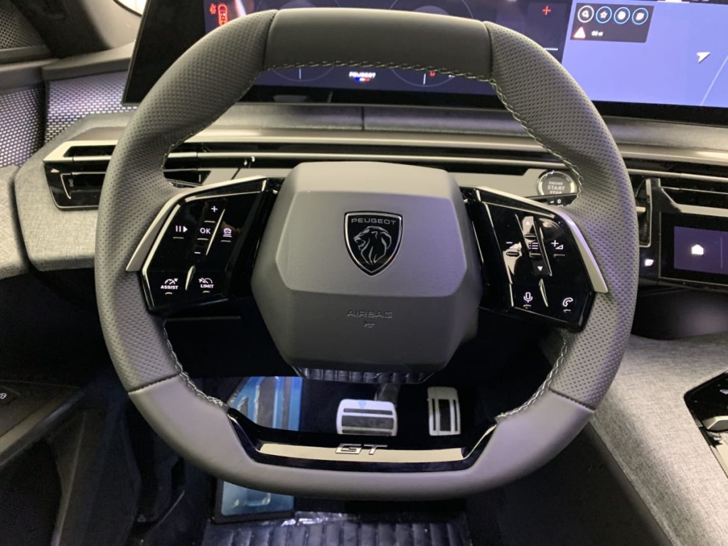 PEUGEOT 5008 Hybrid 145 e-DCS6 GT - ref: 1-359484 - Photo 16