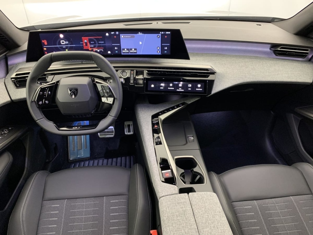PEUGEOT 5008 Hybrid 145 e-DCS6 GT - ref: 1-359486 - Photo 15