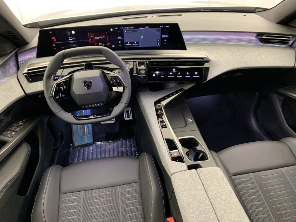 PEUGEOT 5008 Hybrid 145 e-DCS6 GT - ref: 1-359493 - Photo 15