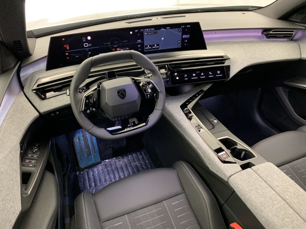 PEUGEOT 5008 Hybrid 145 e-DCS6 GT - ref: 1-359493 - Photo 16