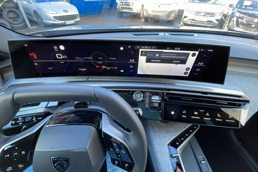 PEUGEOT 5008 Hybrid 145 e-DCS6 GT - ref: 1-359496 - Photo 18