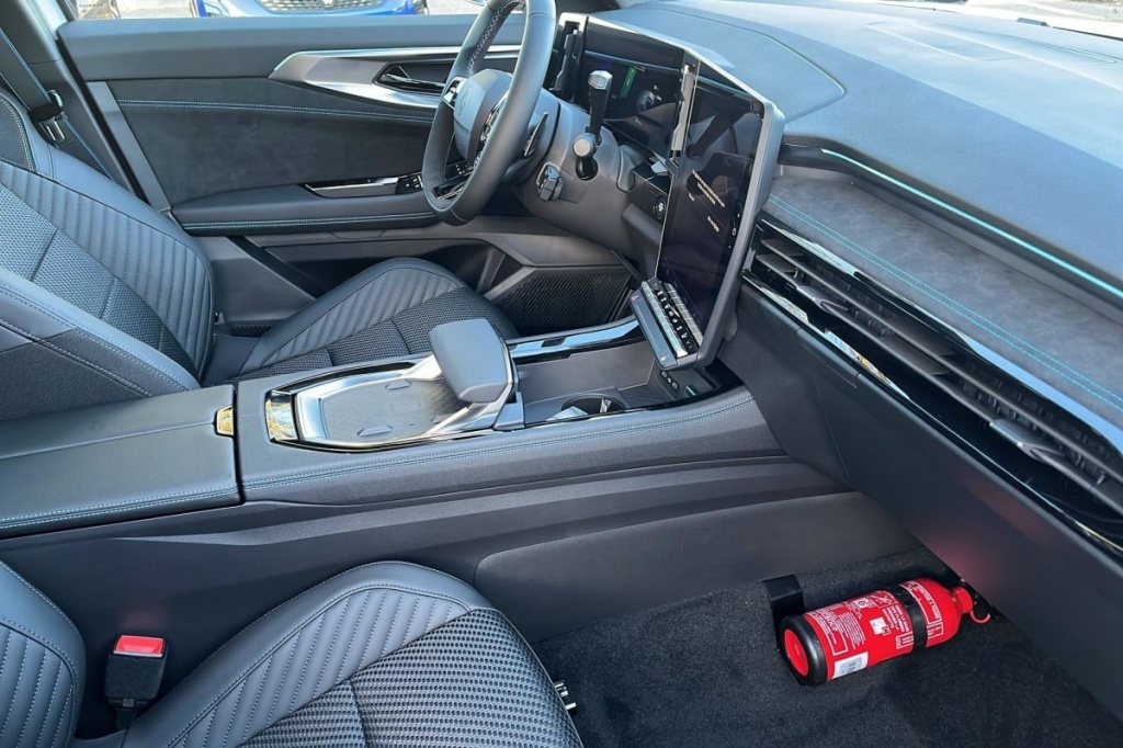 RENAULT Espace FULL HYBRID E-TECH 200 CH 7PL ESPRIT ALPINE - ref: 1-359777 - Photo 12