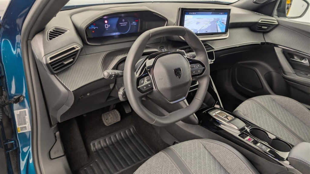 PEUGEOT 2008 Hybrid 136 e-DCS6 Allure - ref: 1-360718 - Photo 15