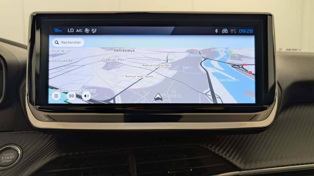 PEUGEOT 2008 Hybrid 136 e-DCS6 Allure - ref: 1-360718 - Photo 17