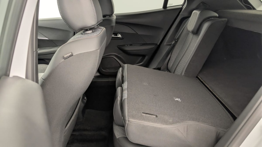 PEUGEOT 2008 Hybrid 136 e-DCS6 Allure - ref: 1-360743 - Photo 12