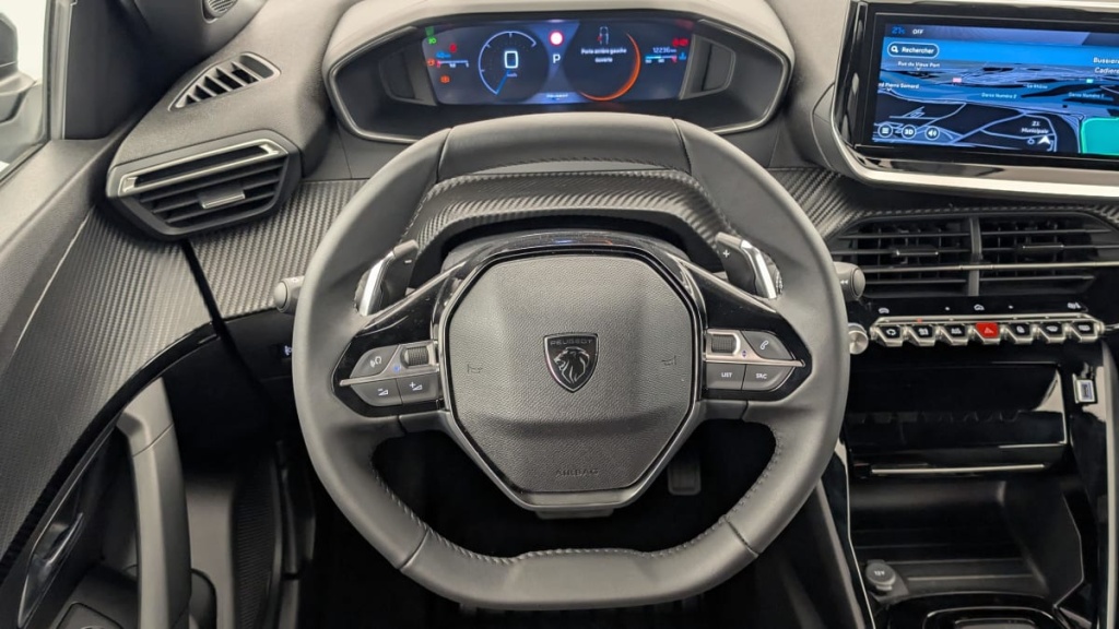 PEUGEOT 2008 Hybrid 136 e-DCS6 Allure - ref: 1-360743 - Photo 14