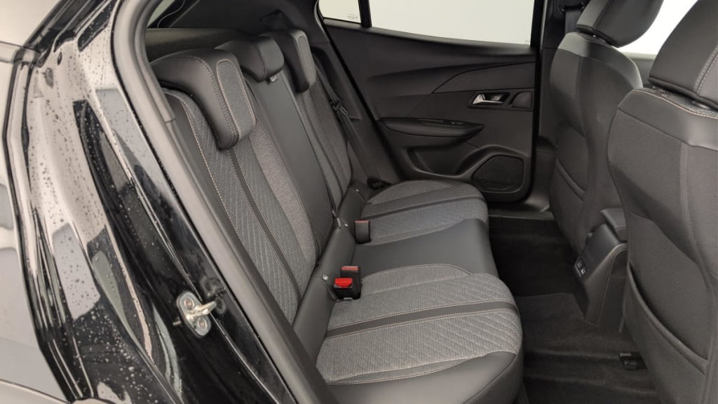 PEUGEOT 2008 Hybrid 136 e-DCS6 Allure - ref: 1-360745 - Photo 10