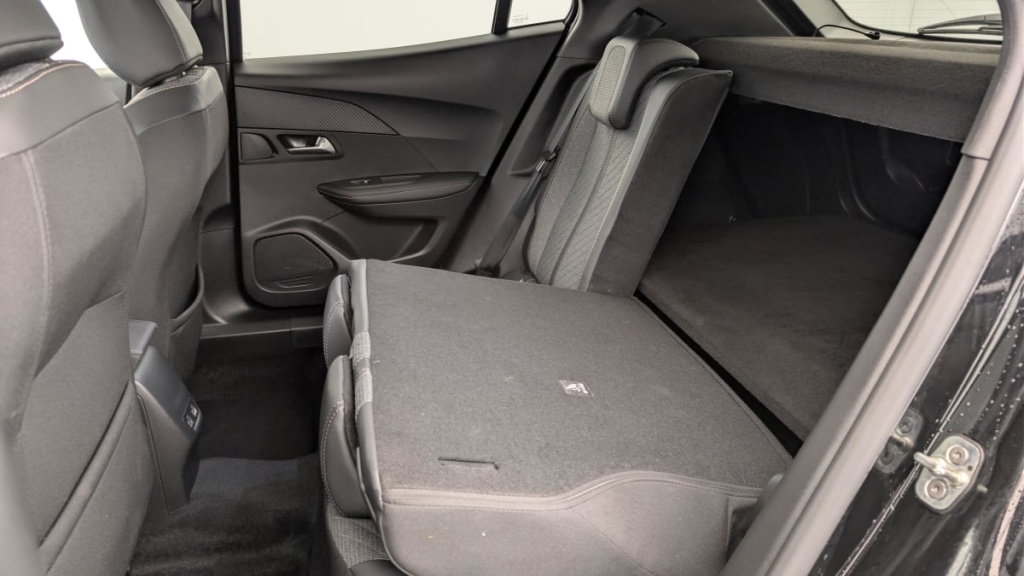 PEUGEOT 2008 Hybrid 136 e-DCS6 Allure - ref: 1-360745 - Photo 12