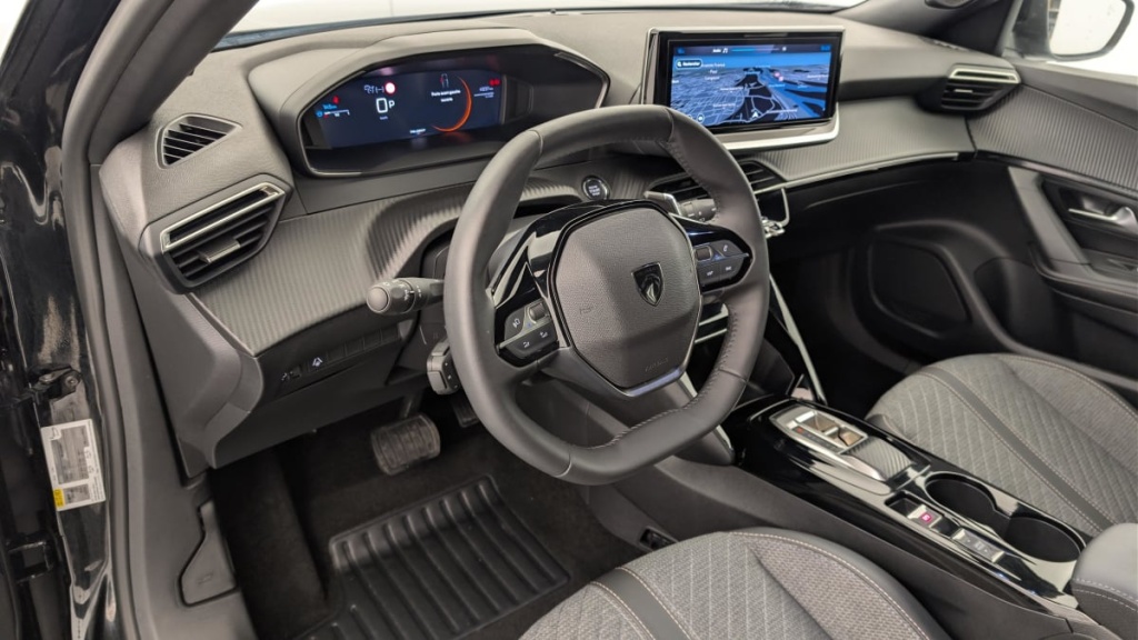 PEUGEOT 2008 Hybrid 136 e-DCS6 Allure - ref: 1-360745 - Photo 15