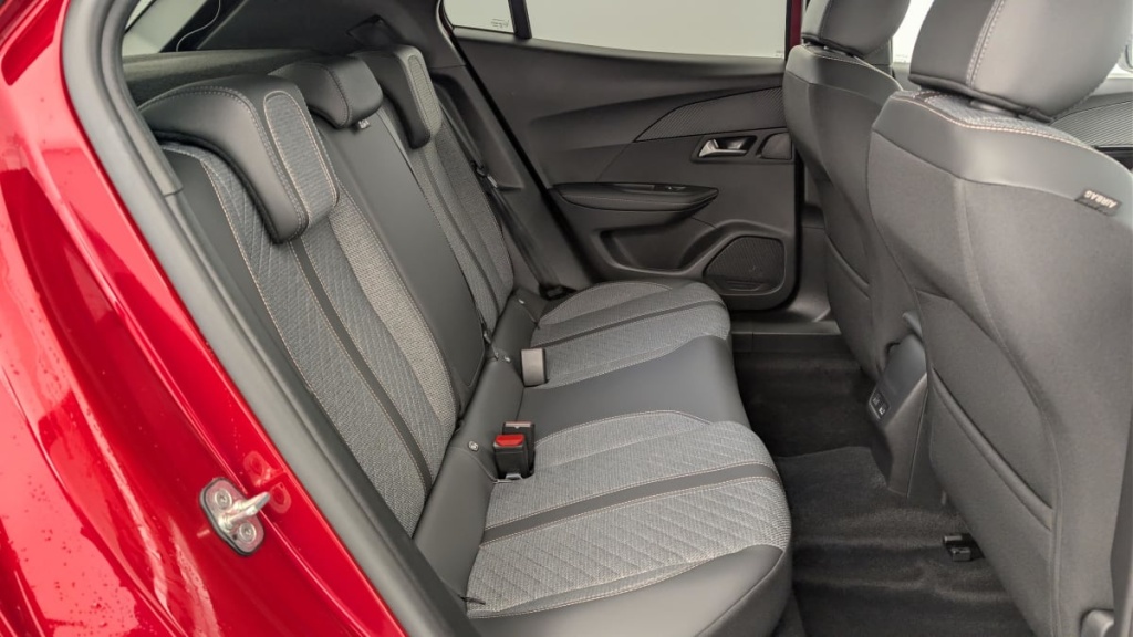 PEUGEOT 2008 Hybrid 136 e-DCS6 Allure - ref: 1-360746 - Photo 10