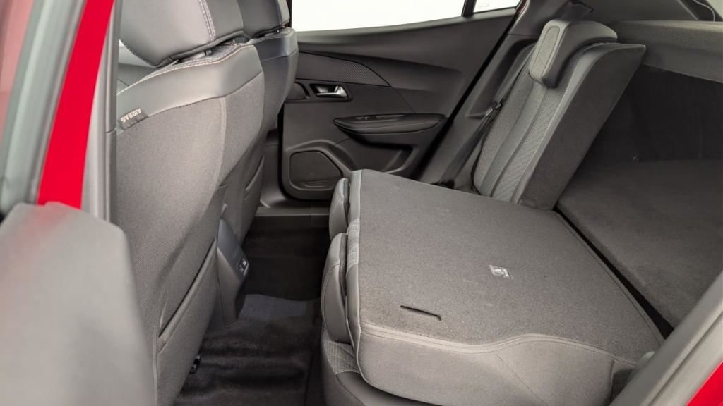 PEUGEOT 2008 Hybrid 136 e-DCS6 Allure - ref: 1-360746 - Photo 12