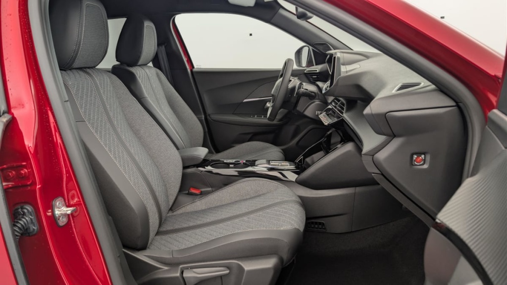 PEUGEOT 2008 Hybrid 136 e-DCS6 Allure - ref: 1-360746 - Photo 9