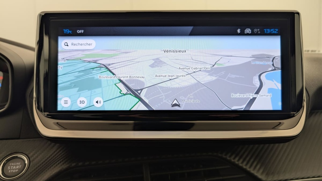 PEUGEOT 2008 Hybrid 136 e-DCS6 Allure - ref: 1-360751 - Photo 17