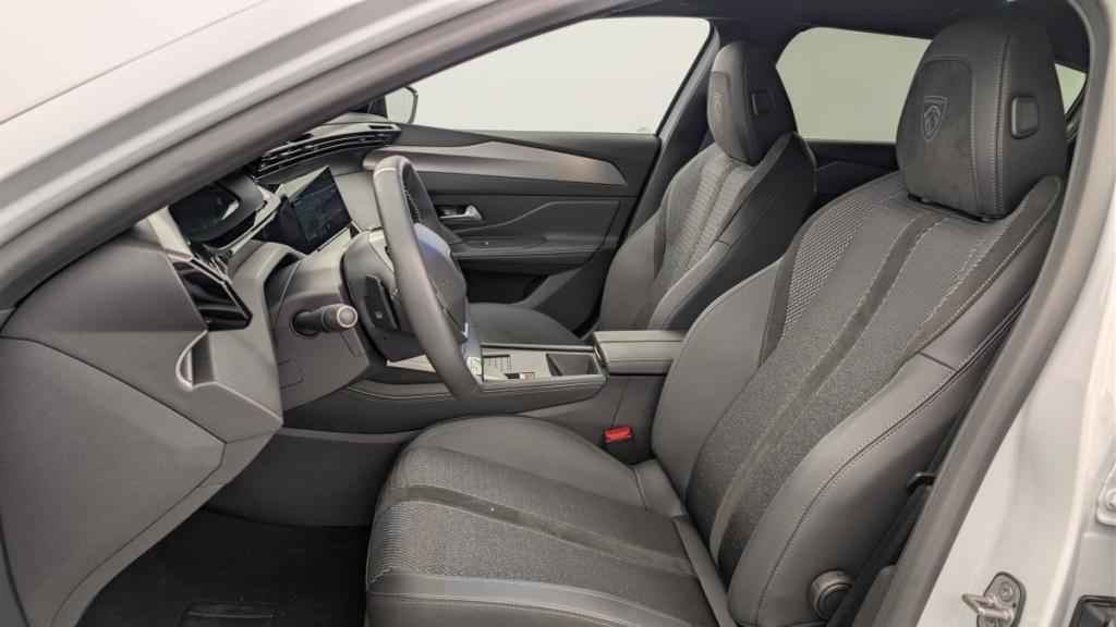 PEUGEOT 408 Hybrid 145 e-DCS6 GT - ref: 1-361106 - Photo 16