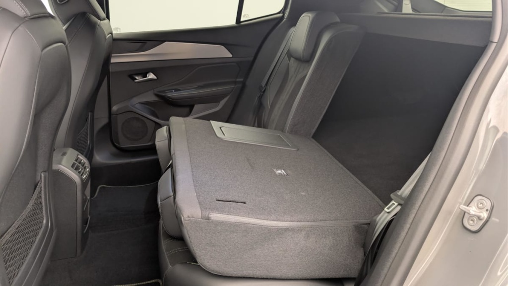 PEUGEOT 408 Hybrid 145 e-DCS6 GT - ref: 1-361115 - Photo 12