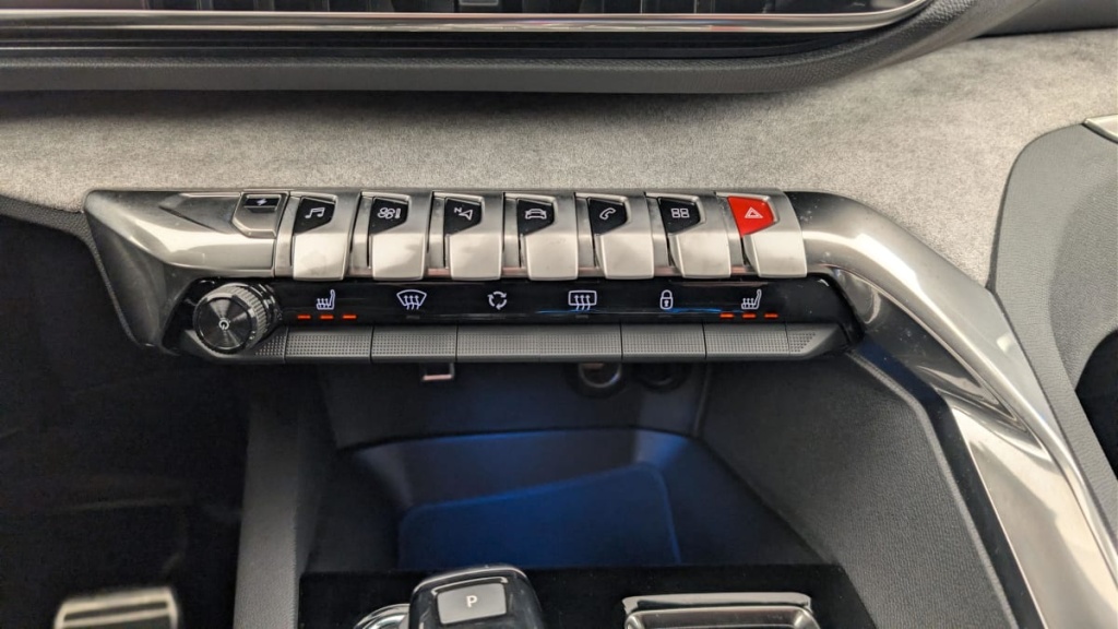 PEUGEOT 3008 Hybrid 225 e-EAT8 GT - ref: 1-361117 - Photo 19