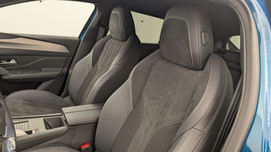 PEUGEOT 408 PHEV 180 e-EAT8 GT - ref: 1-361323 - Photo 16