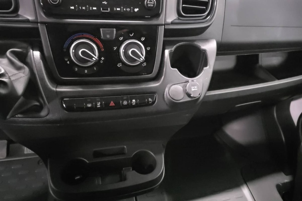 PEUGEOT Boxer TOLE 3.5 T L3H2 BLUEHDI 140 S S BVM6 - ref: 1-362143 - Photo 17