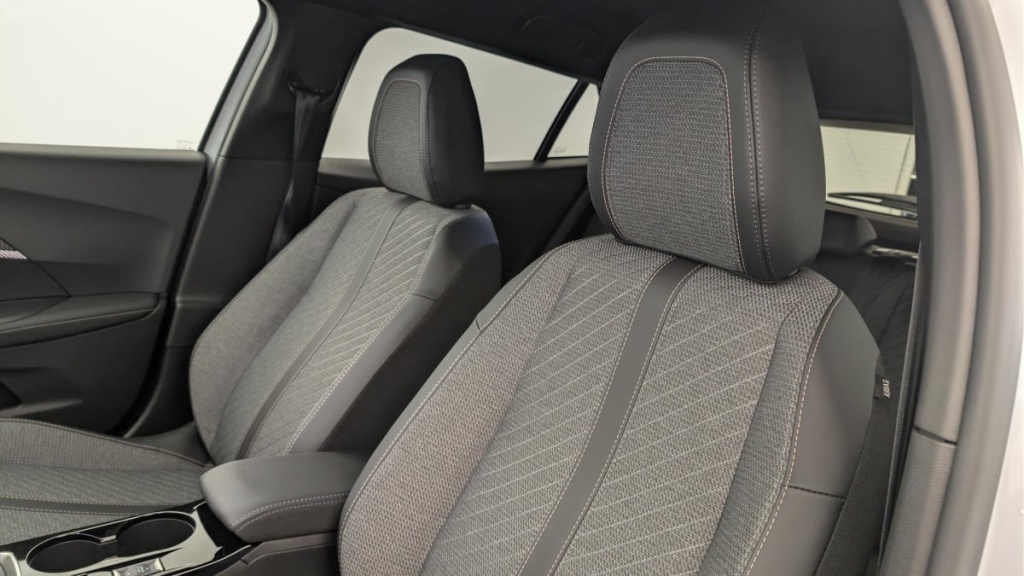 PEUGEOT 2008 100 S S BVM6 Allure - ref: 1-362256 - Photo 16