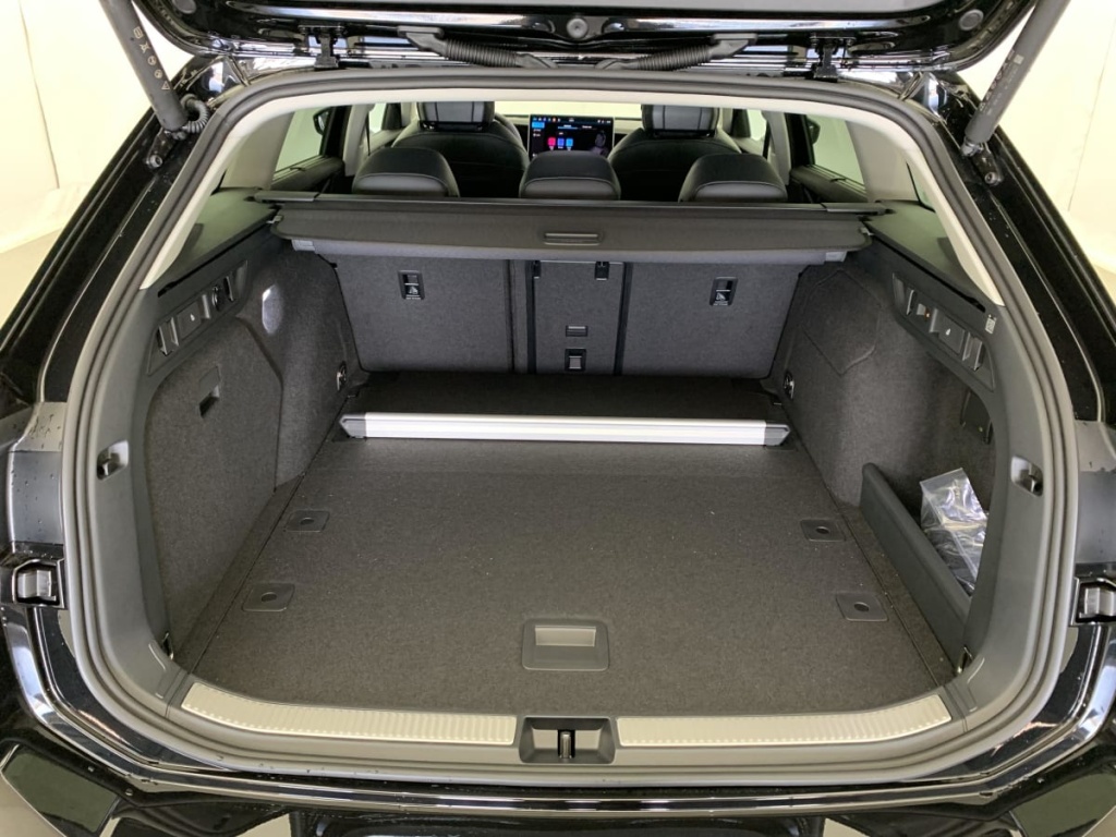 VOLKSWAGEN Passat 1.5 eTSI OPF 150 DSG7 Elegance - ref: 1-362703 - Photo 11