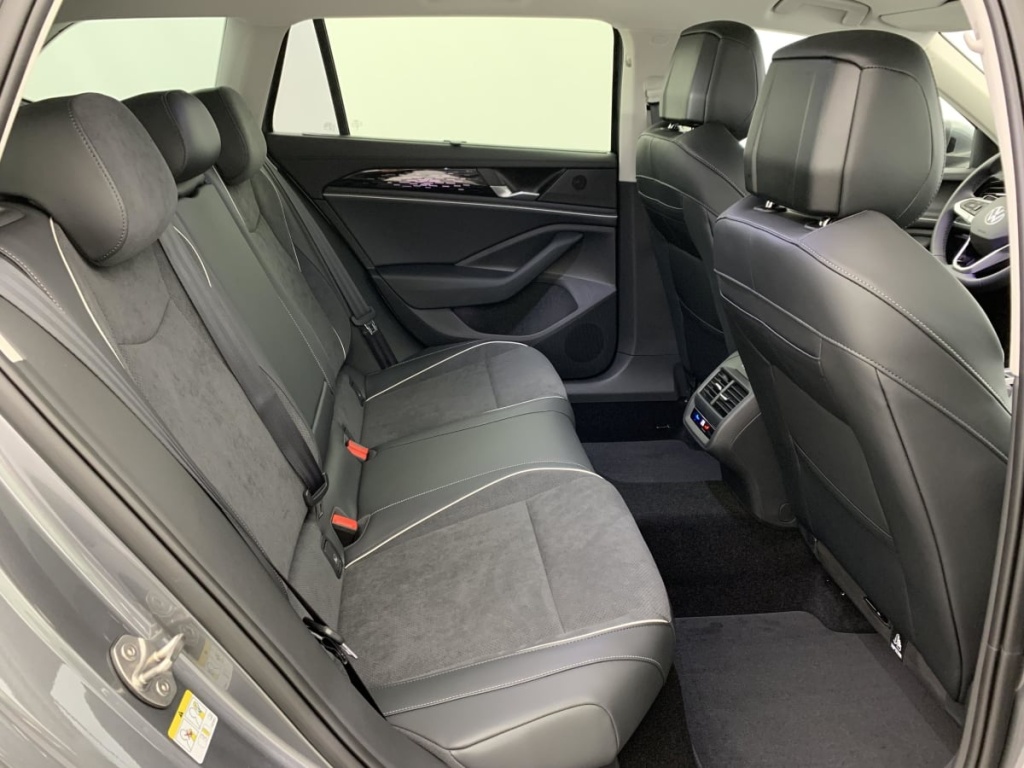 VOLKSWAGEN Passat 1.5 eTSI OPF 150 DSG7 Elegance - ref: 1-362707 - Photo 10