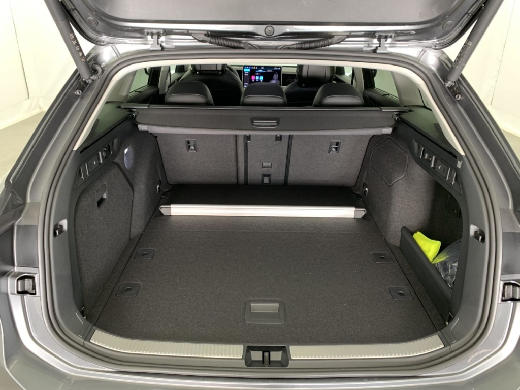 VOLKSWAGEN Passat 1.5 eTSI OPF 150 DSG7 Elegance - ref: 1-362707 - Photo 11