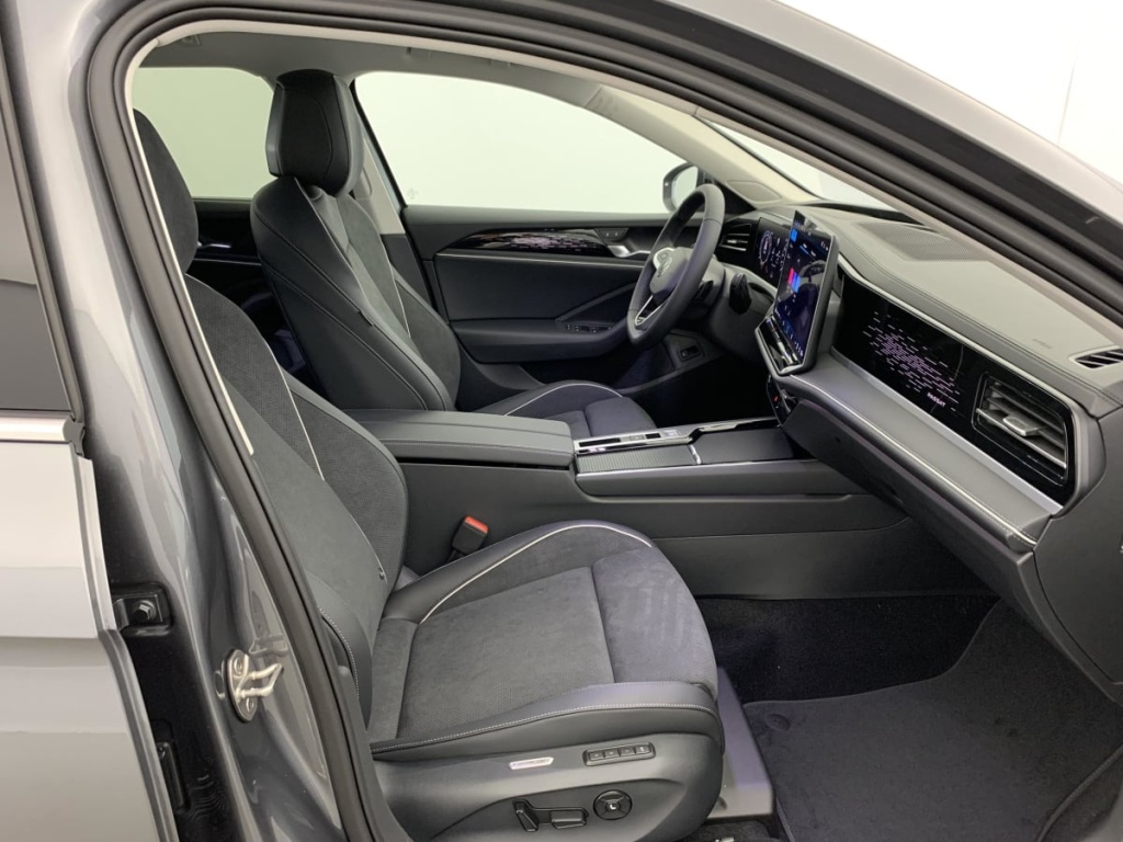 VOLKSWAGEN Passat 1.5 eTSI OPF 150 DSG7 Elegance - ref: 1-362707 - Photo 9