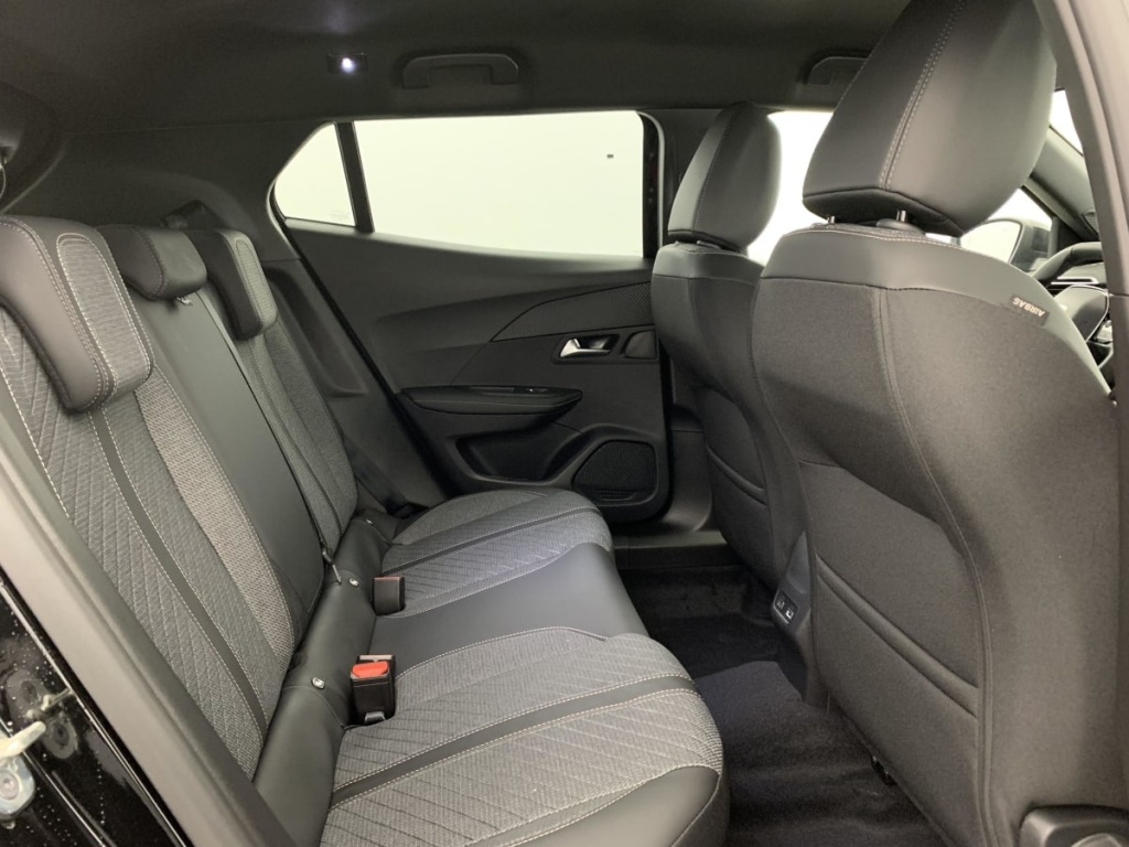 PEUGEOT 2008 Hybrid 145 e-DCS6 Allure - ref: 1-363305 - Photo 10