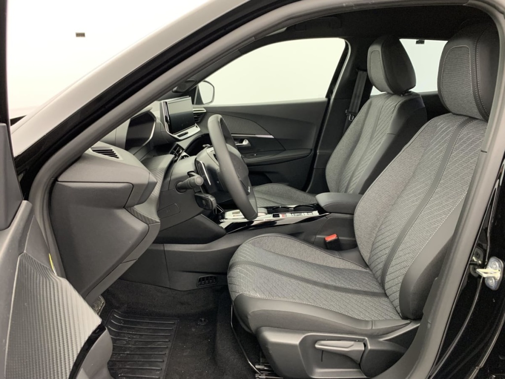 PEUGEOT 2008 Hybrid 145 e-DCS6 Allure - ref: 1-363305 - Photo 16