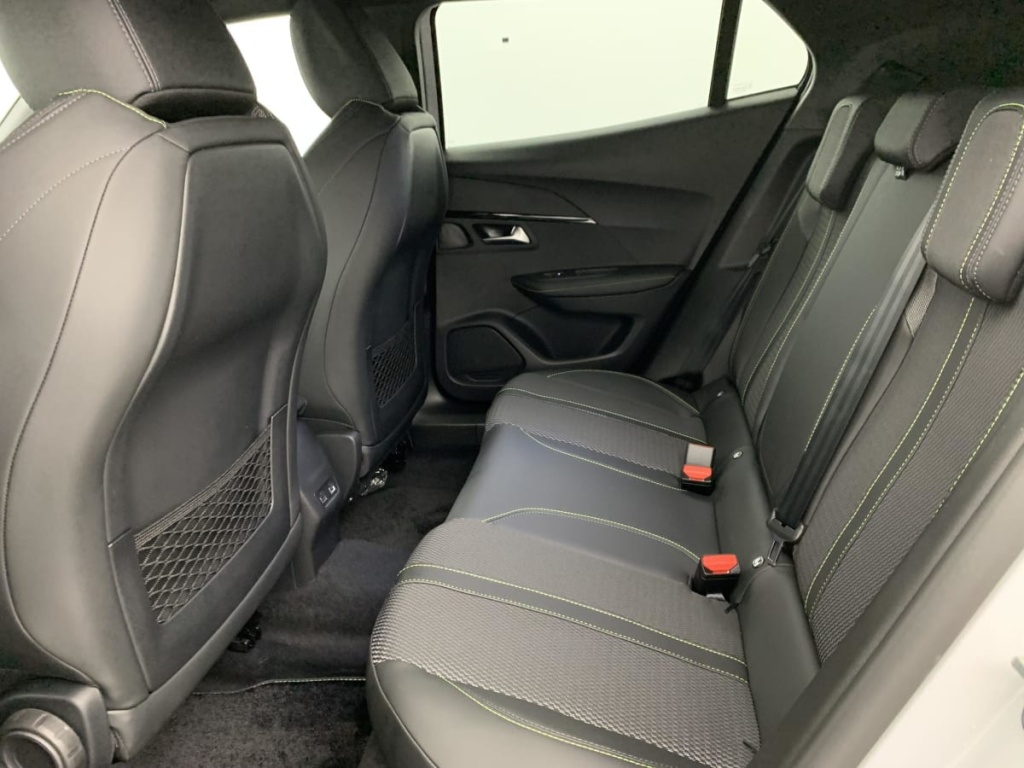 PEUGEOT 2008 Hybrid 145 e-DCS6 GT - ref: 1-363527 - Photo 19