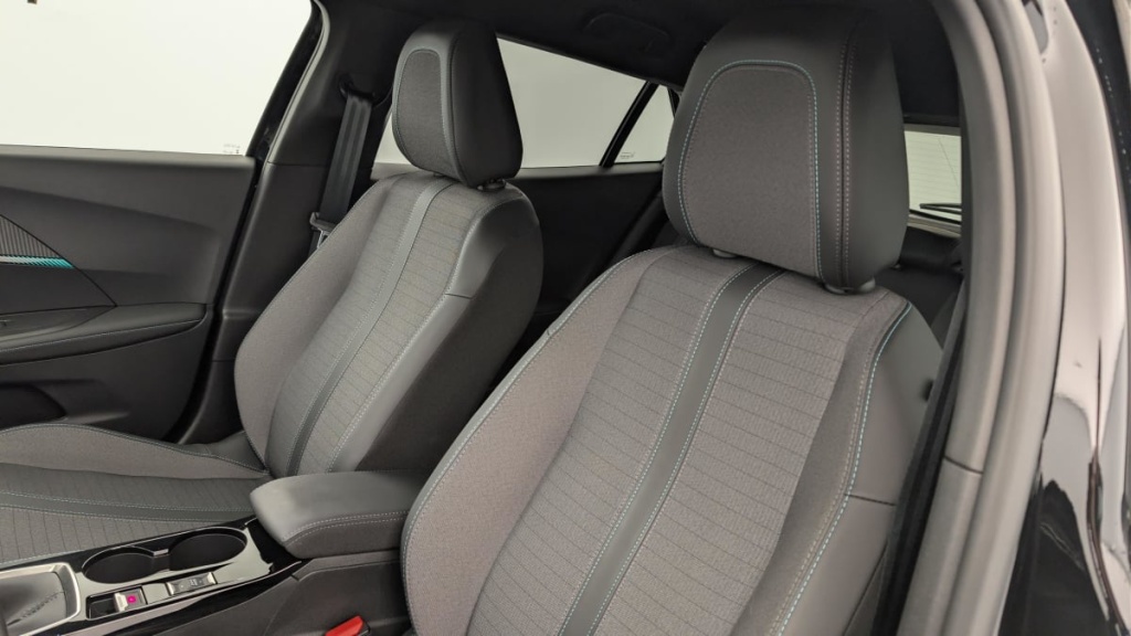 PEUGEOT 2008 PureTech 130 S S BVM6 Allure Pack - ref: 1-363758 - Photo 16