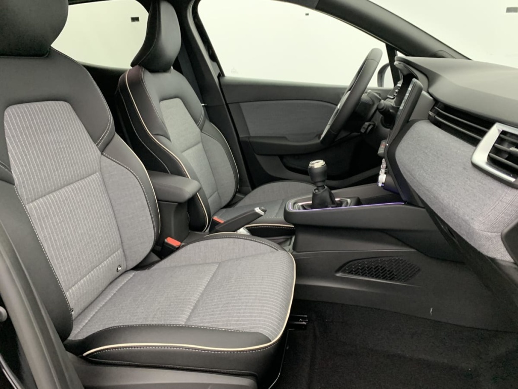 RENAULT Clio TCE 90 CH GSR2 TECHNO - ref: 1-364738 - Photo 9