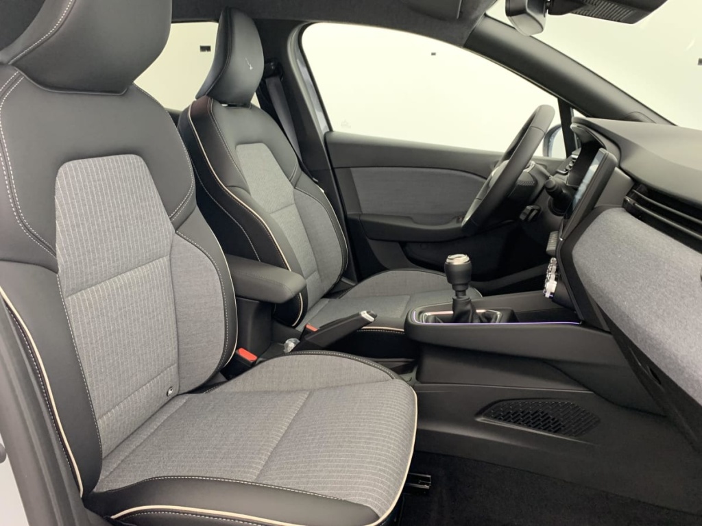 RENAULT Clio TCE 90 CH GSR2 TECHNO - ref: 1-364739 - Photo 9