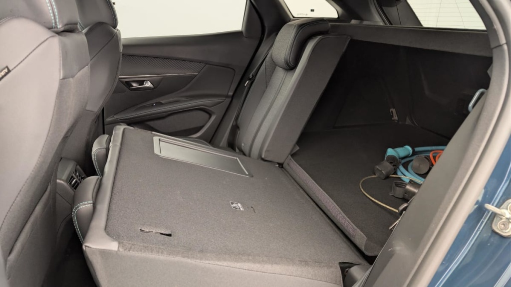 PEUGEOT 3008 Hybrid 180 e-EAT8 Allure Pack - ref: 1-365078 - Photo 12