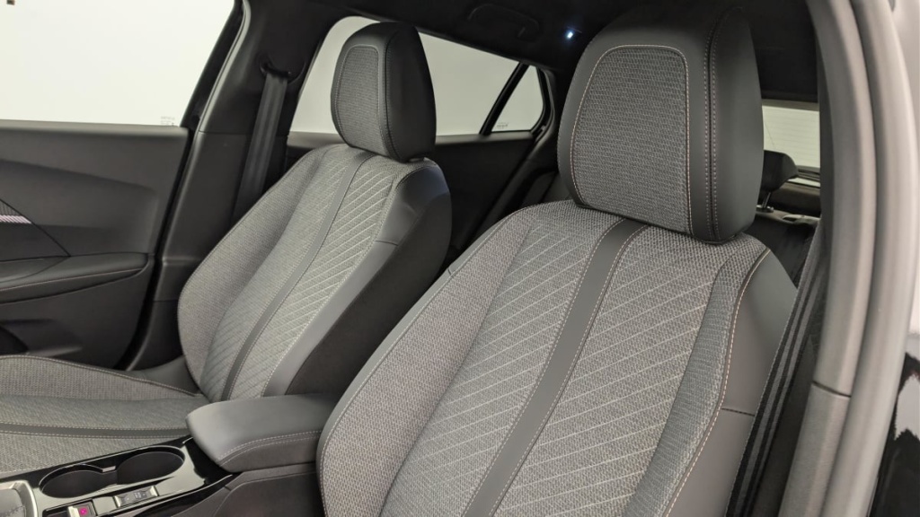 PEUGEOT 2008 100 S S BVM6 Allure - ref: 1-365090 - Photo 16