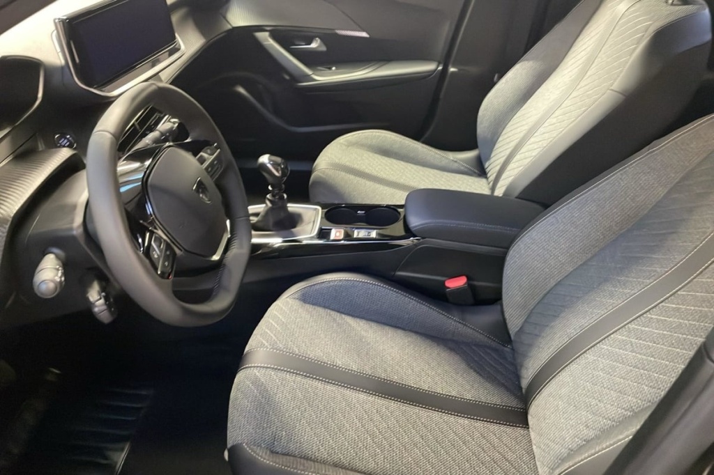 PEUGEOT 2008 100 S S BVM6 Allure - ref: 1-365093 - Photo 9