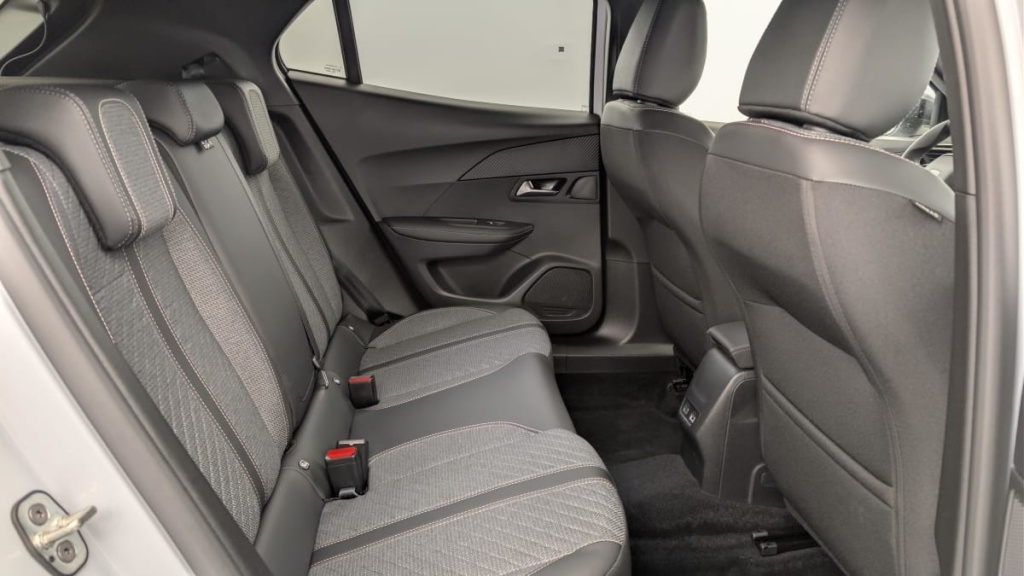 PEUGEOT 2008 100 S S BVM6 Allure - ref: 1-365133 - Photo 10