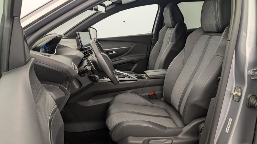 PEUGEOT 3008 Hybrid 180 e-EAT8 Allure Pack - ref: 1-365165 - Photo 16