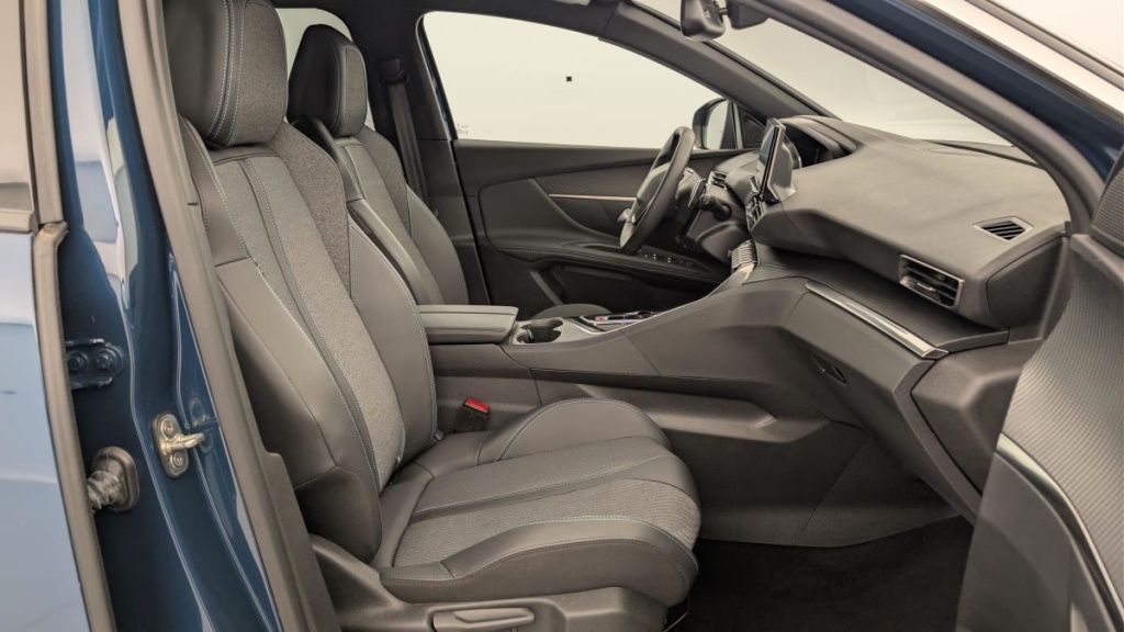 PEUGEOT 3008 Hybrid 180 e-EAT8 Allure Pack - ref: 1-365238 - Photo 9