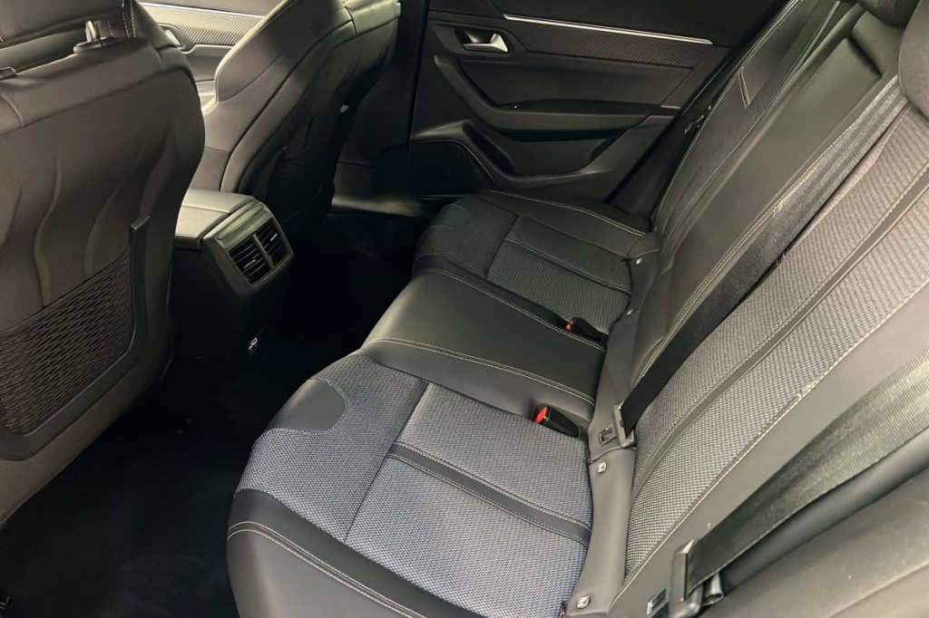 PEUGEOT 508 SW Hybrid 225 e-EAT8 Allure - ref: 1-365311 - Photo 10