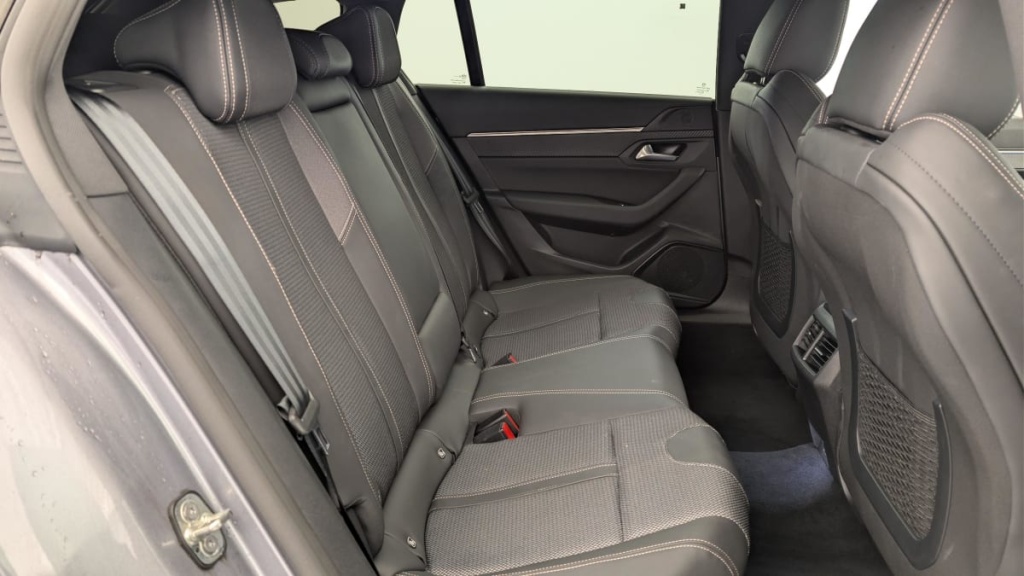 PEUGEOT 508 SW Hybrid 225 e-EAT8 Allure - ref: 1-365313 - Photo 10