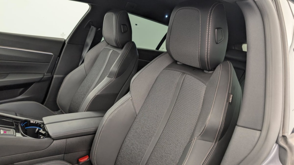 PEUGEOT 508 SW Hybrid 225 e-EAT8 Allure - ref: 1-365313 - Photo 16