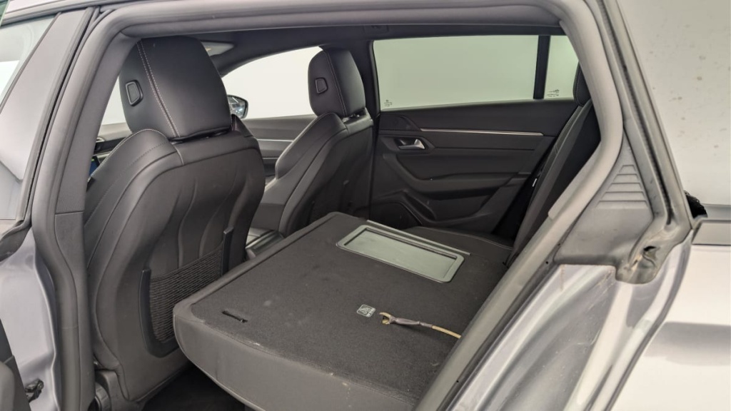 PEUGEOT 508 SW Hybrid 225 e-EAT8 Allure - ref: 1-365315 - Photo 12