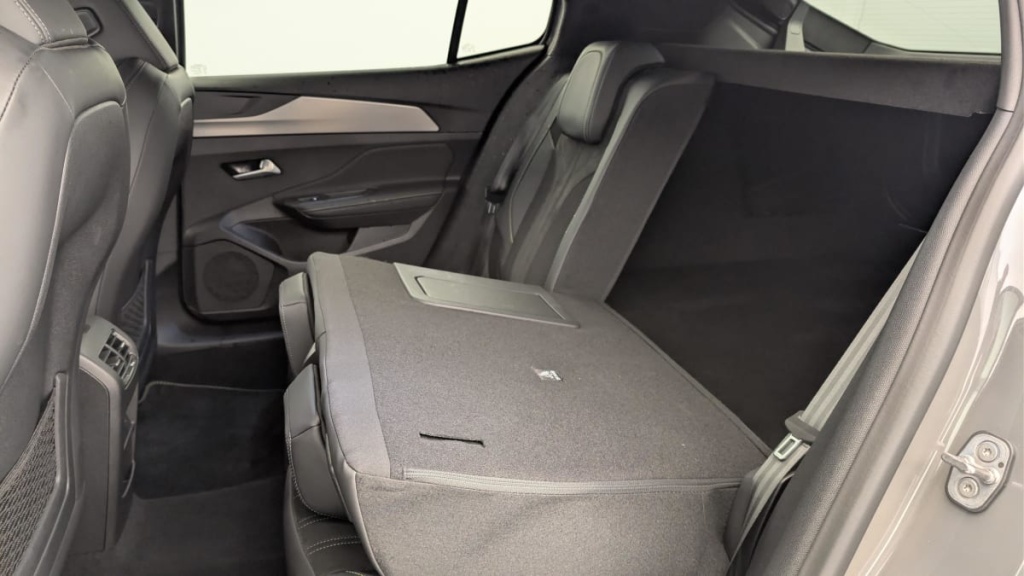 PEUGEOT 408 Hybrid 145 e-DCS6 GT - ref: 1-365317 - Photo 12