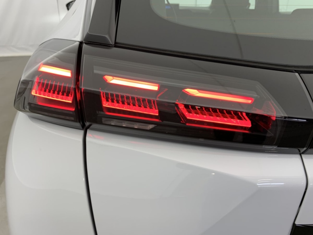 PEUGEOT 2008 100 S S BVM6 Style - ref: 1-365335 - Photo 12