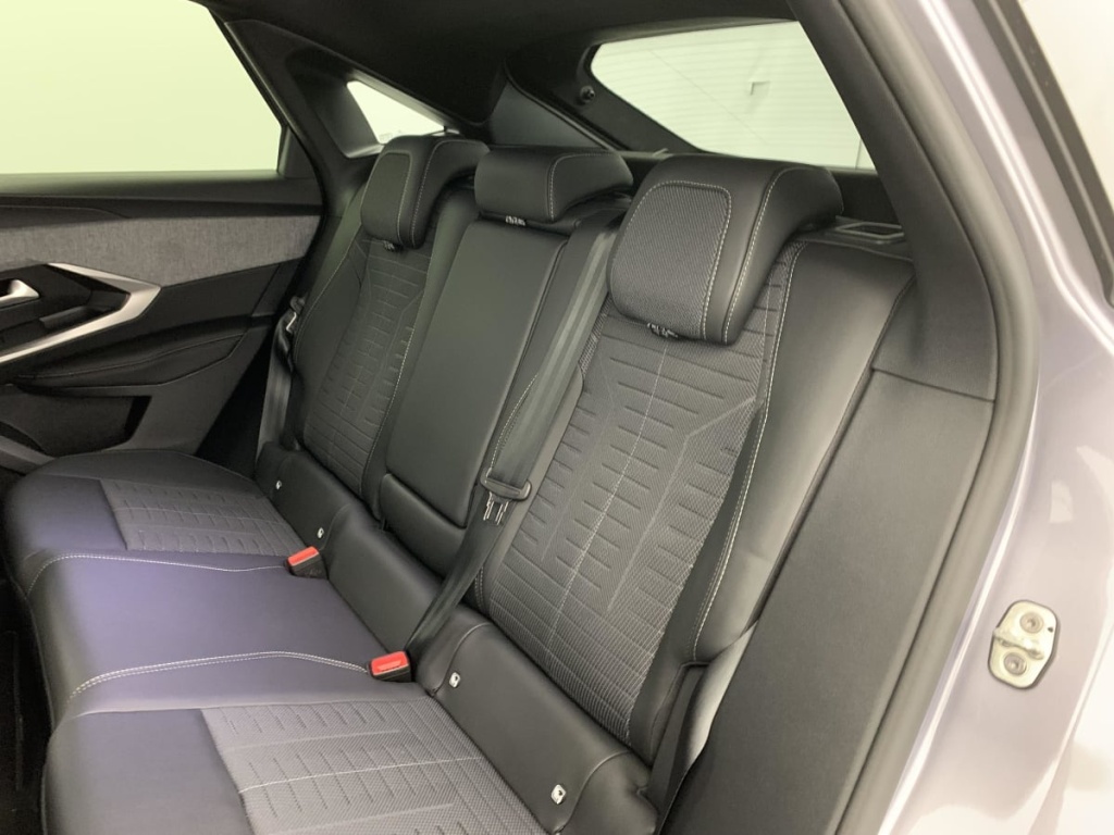 PEUGEOT 3008 Hybrid 145 e-DCS6 GT - ref: 1-365830 - Photo 18