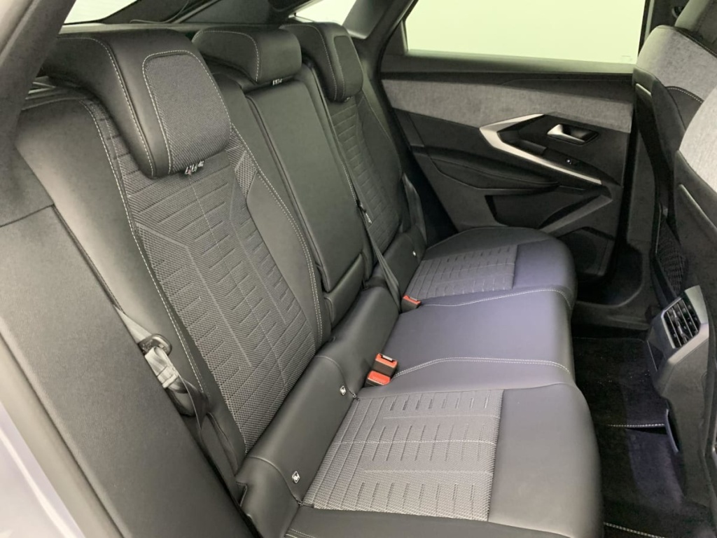 PEUGEOT 3008 Hybrid 145 e-DCS6 GT - ref: 1-365832 - Photo 10