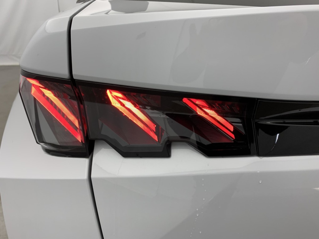 PEUGEOT 3008 Hybrid 145 e-DCS6 GT - ref: 1-365847 - Photo 12