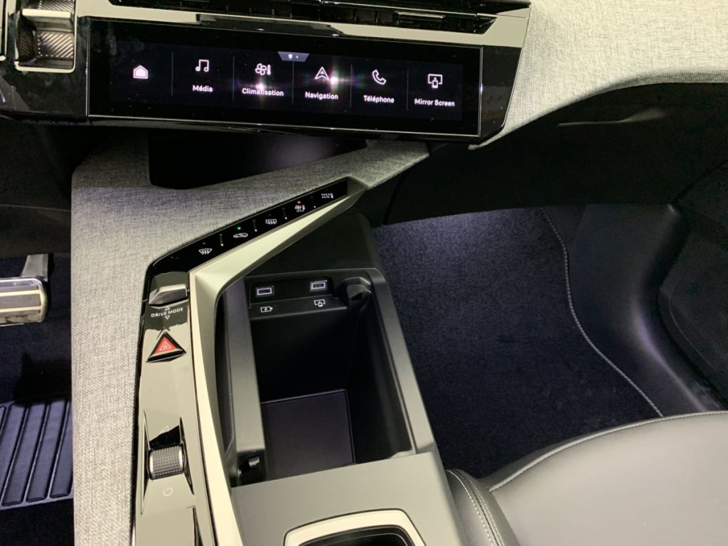 PEUGEOT 3008 Hybrid 145 e-DCS6 GT - ref: 1-365849 - Photo 19