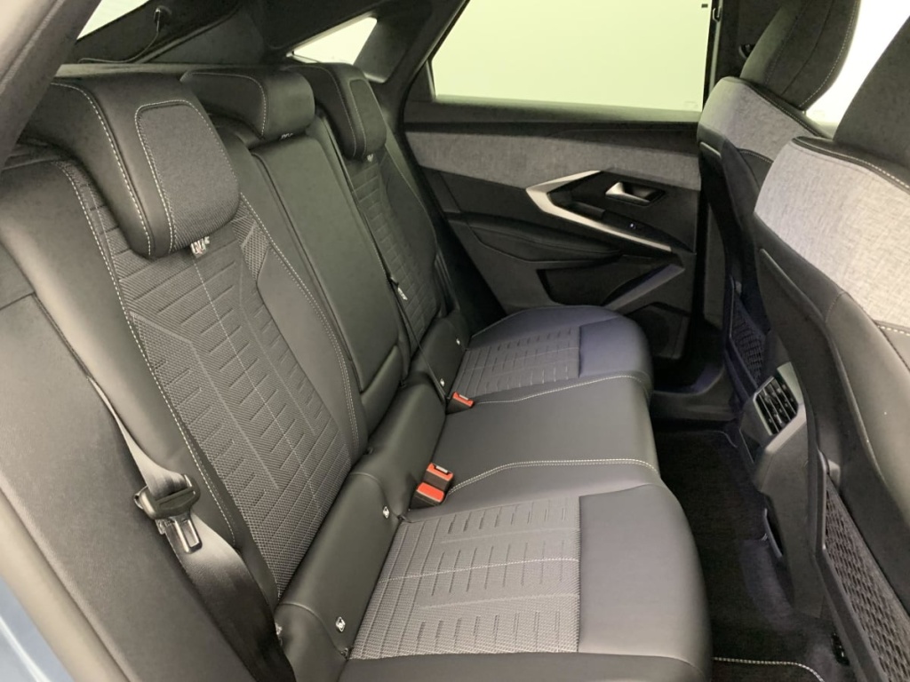 PEUGEOT 3008 Hybrid 145 e-DCS6 GT - ref: 1-365854 - Photo 10